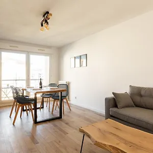 dify-bourbonnais-quartier-vaise.hotels-rhonealpes.com/