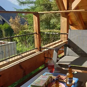 whisperive-lodge-le-vert-aux-bords-de-rive.hotels-rhonealpes.com/